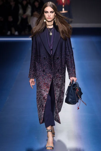 Look 19